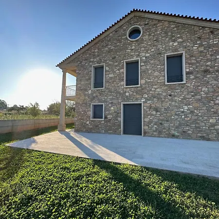 Belle Et Grande Maison Parada Braganca Portugal Holiday home *