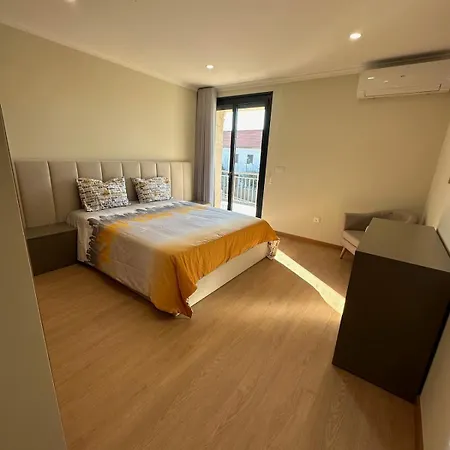 Belle Et Grande Maison Parada Braganca Portugal Bicas