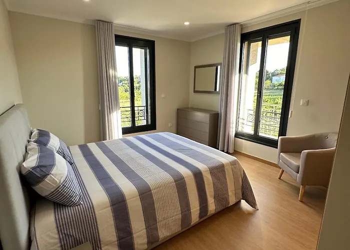 Belle Et Grande Maison Parada Braganca Portugal Tatil Evi