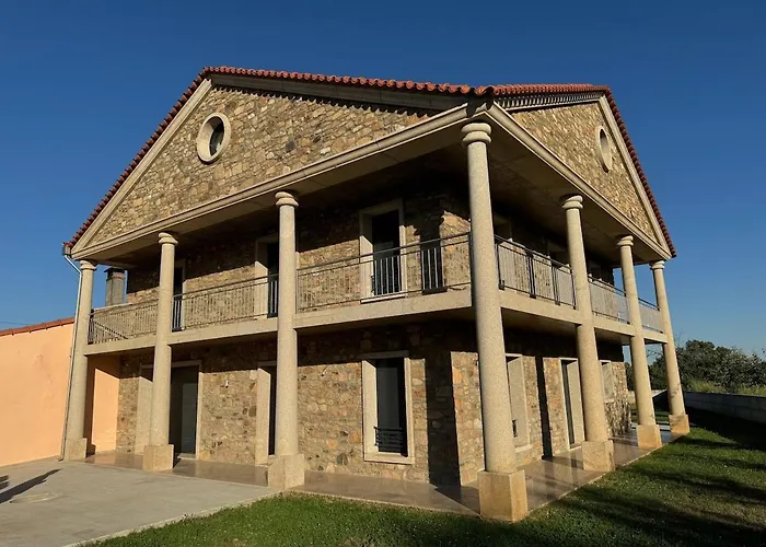 Belle Et Grande Maison Parada Braganca Portugal Tatil Evi *